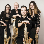 4 Musiker mit Instrumenten